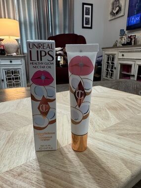 Charlotte Tilbury Unreal Lips Juicylicious Coconut Water Lip Oil - Sheer Pink